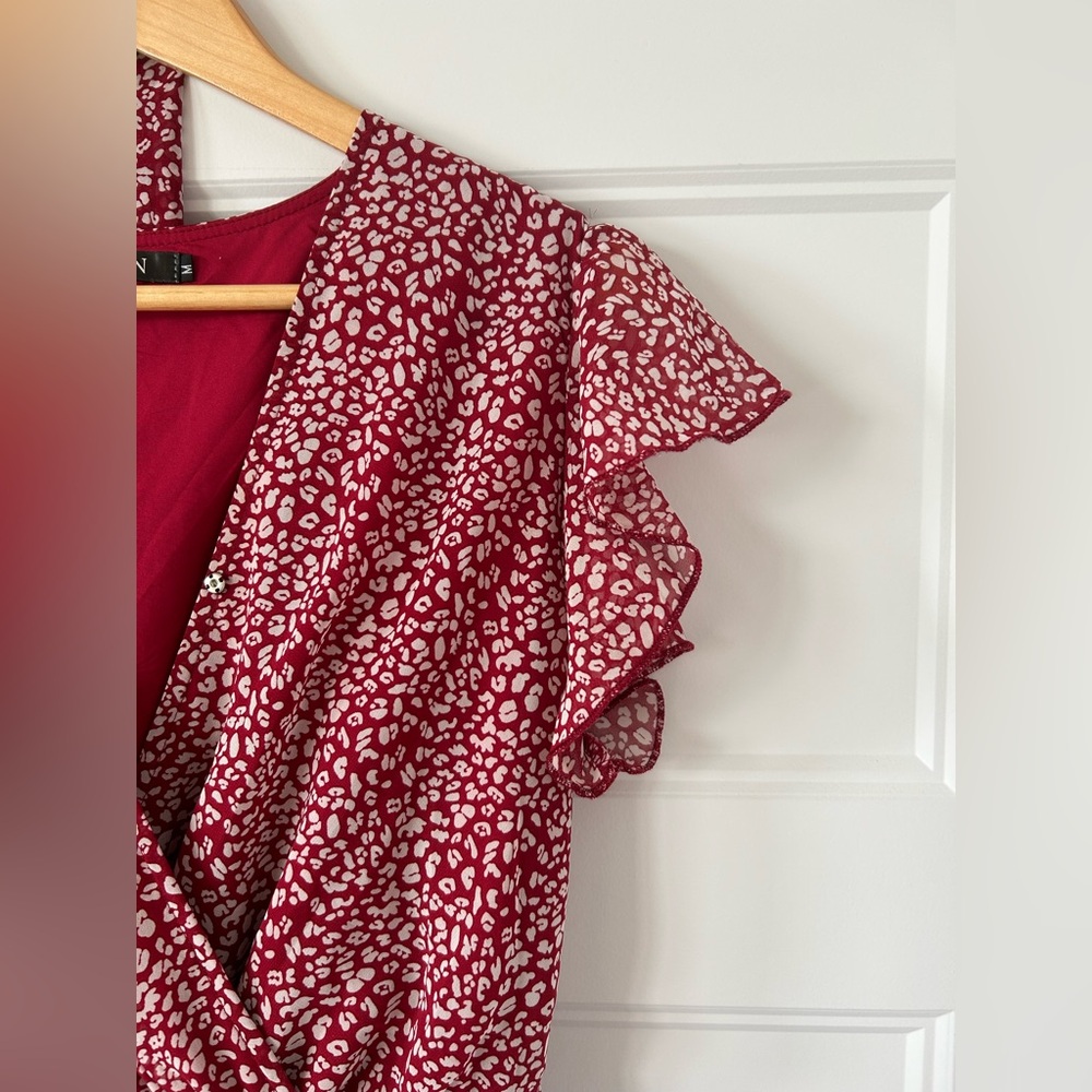 💃🏻 Red Midi Dress with Ruffle Sleeves – Feminine & Flowy (Size M) - Worn Once